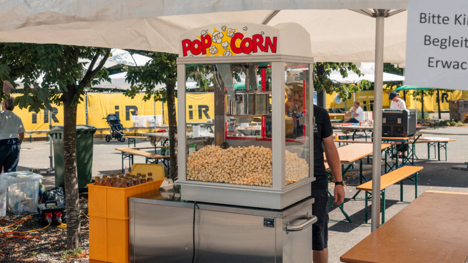 Internetdaten_2025_i+R_Sommerfest_byDarrenFeels-11